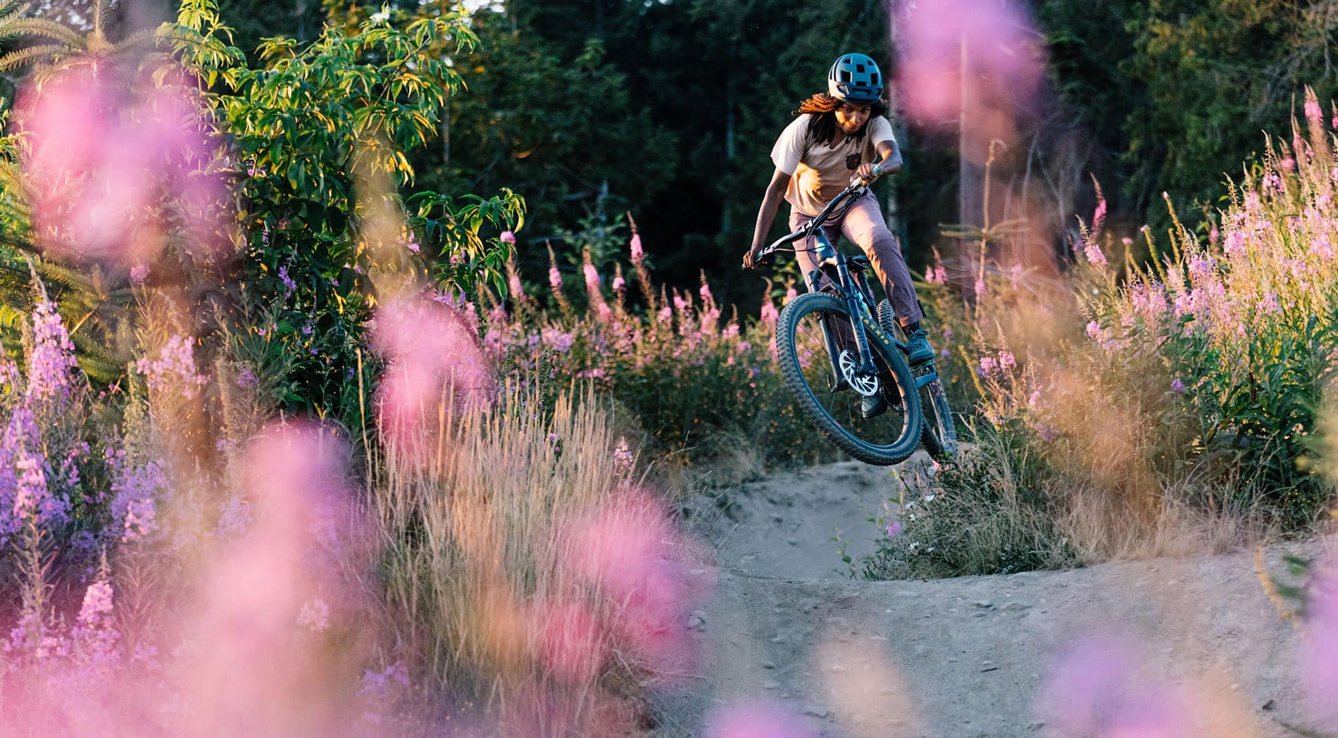 Brooklyn Bell – Colorful riding