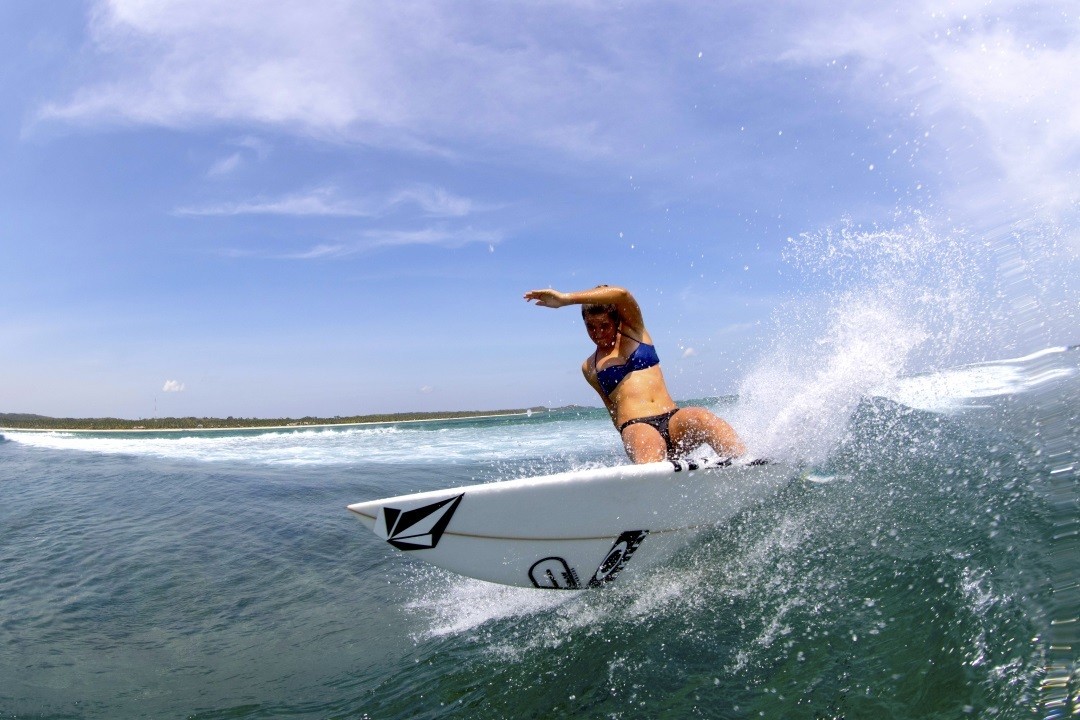 Surfen in den besten Wellen mit Safari Surf Adventures