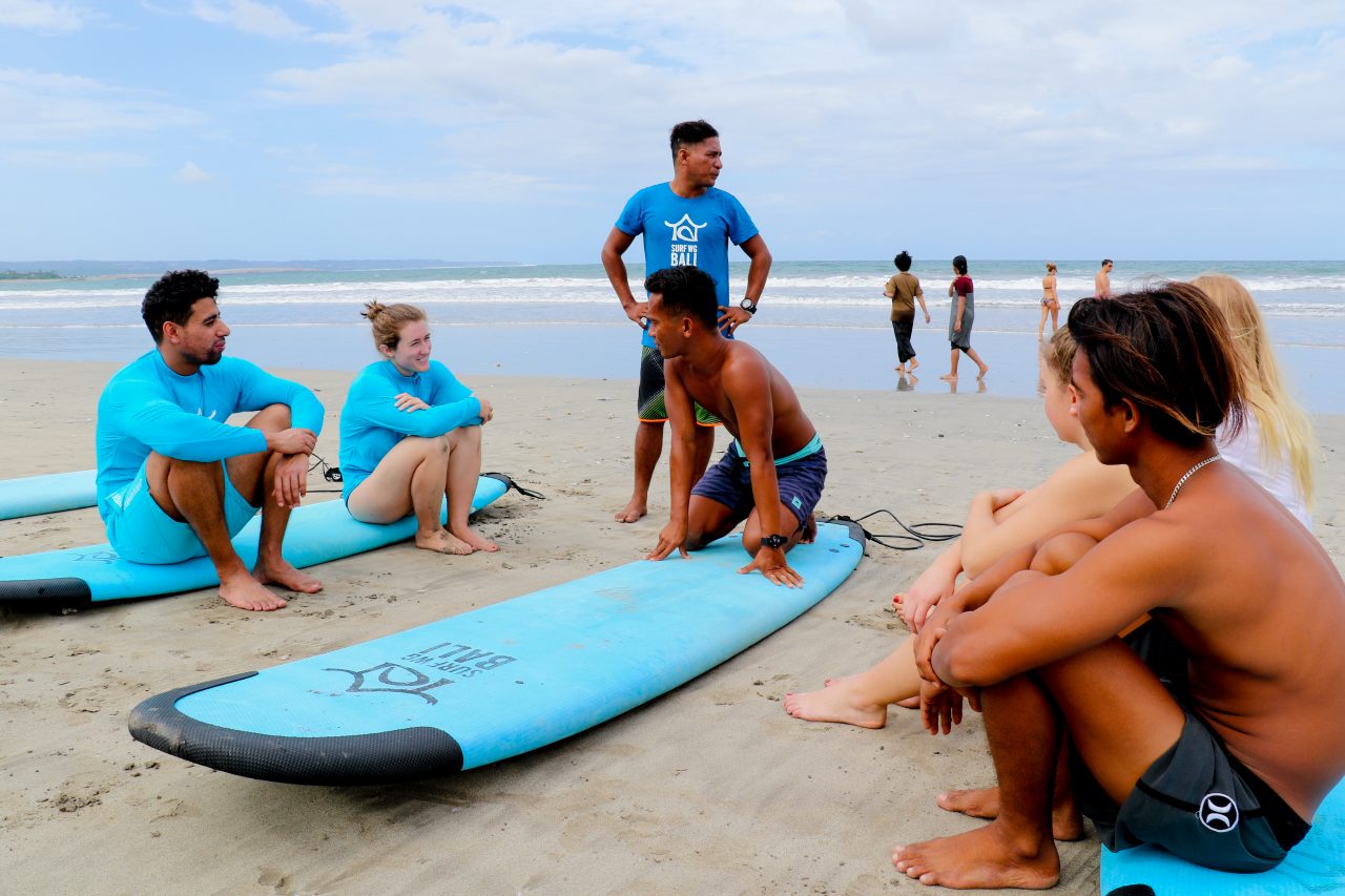 Beginner Kurs in der Surf WG Bali