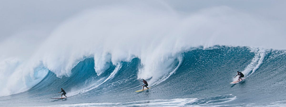 Drei Big Wave Surferinnen