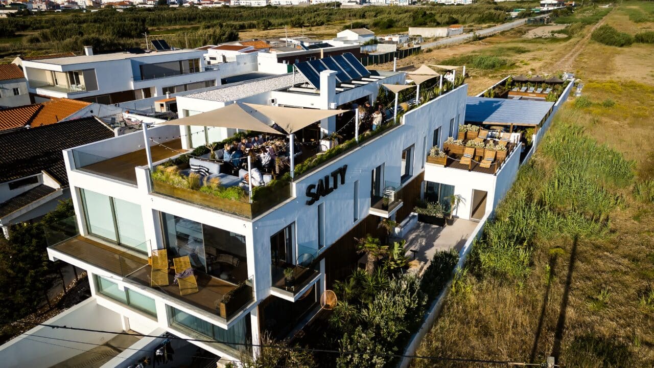 Salty Pelican Surf & Yoga Camp von oben
