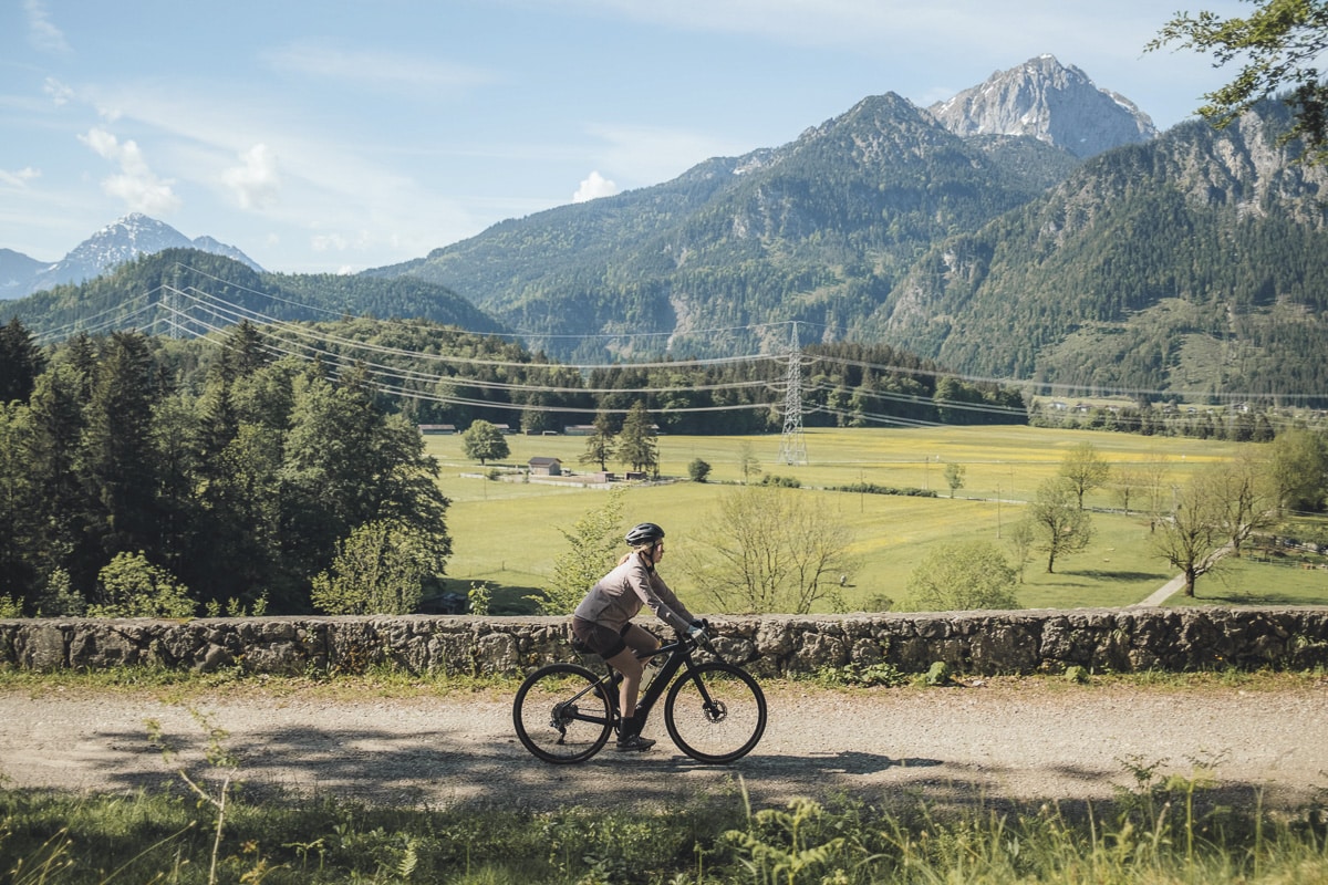 Gravelbikerin in Tirol