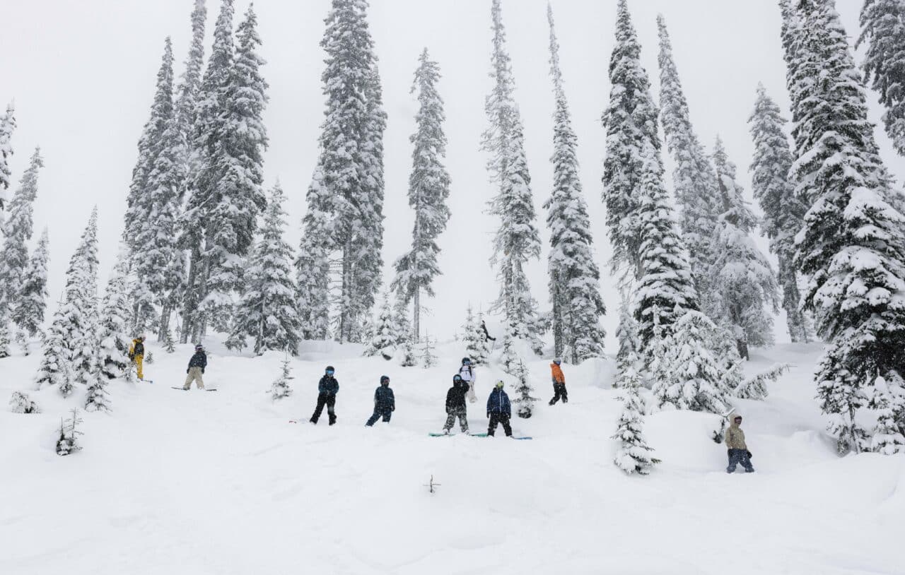 Snwoboarderinnen im Backcountry