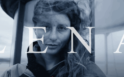 Lena: Trailer –  Lena Kemna surft in Nazaré