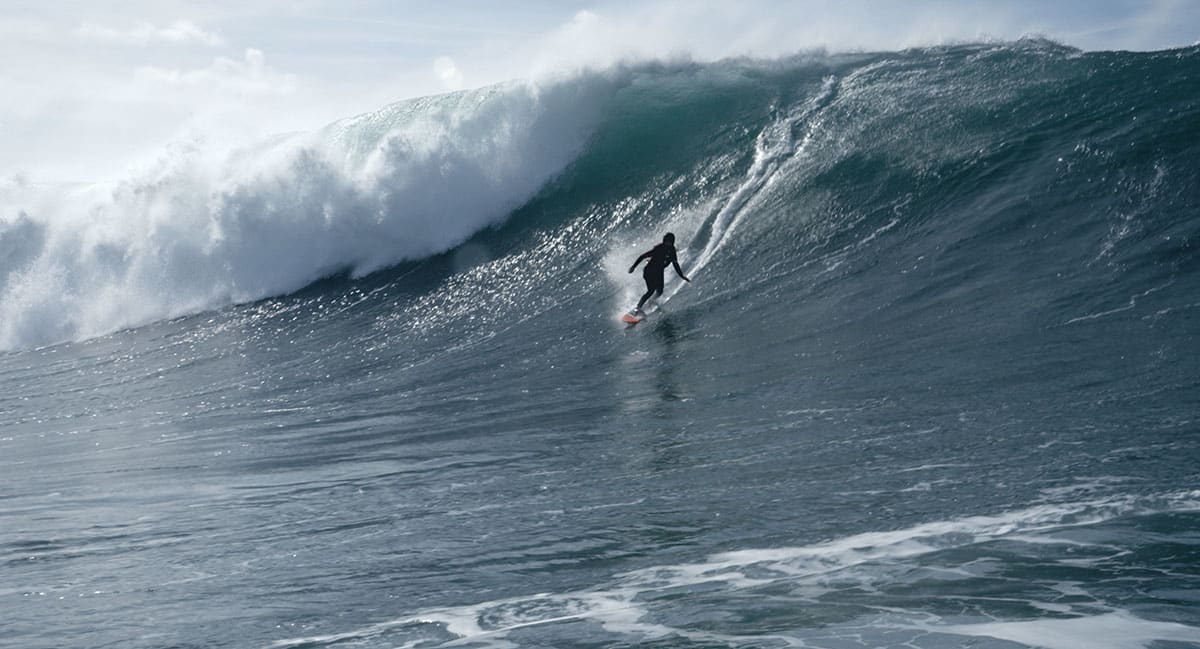 Lena Kemna Lena Kemna, Surferin in Nazare