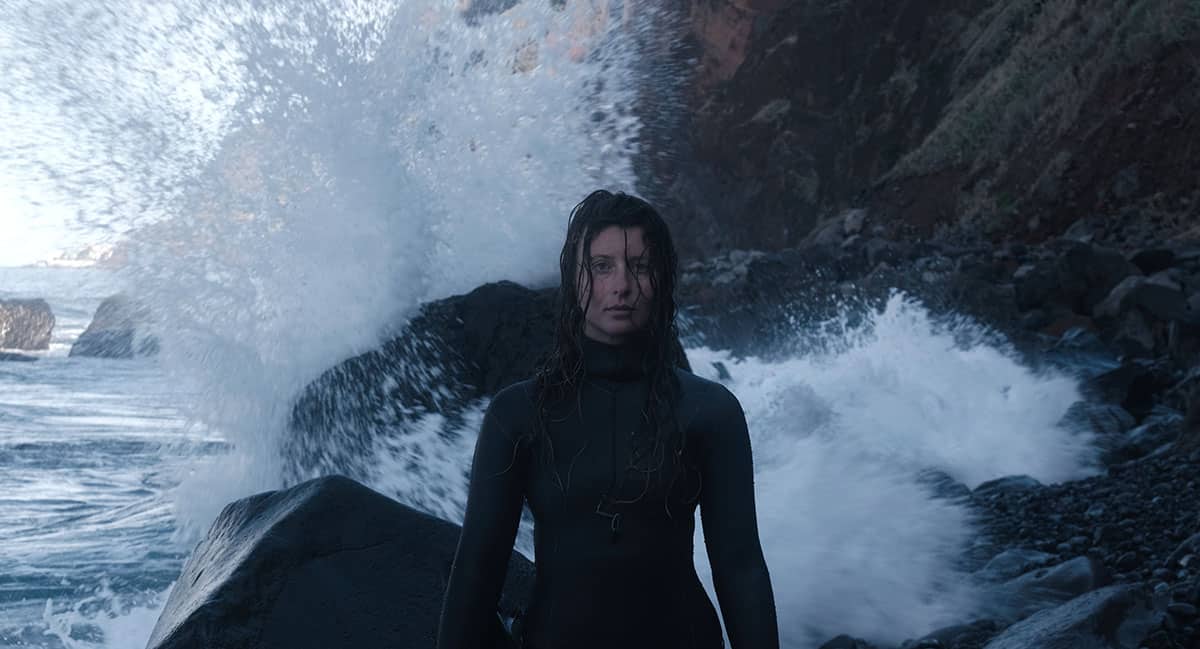Lena Kemna Lena Kemna, Surferin in Nazare