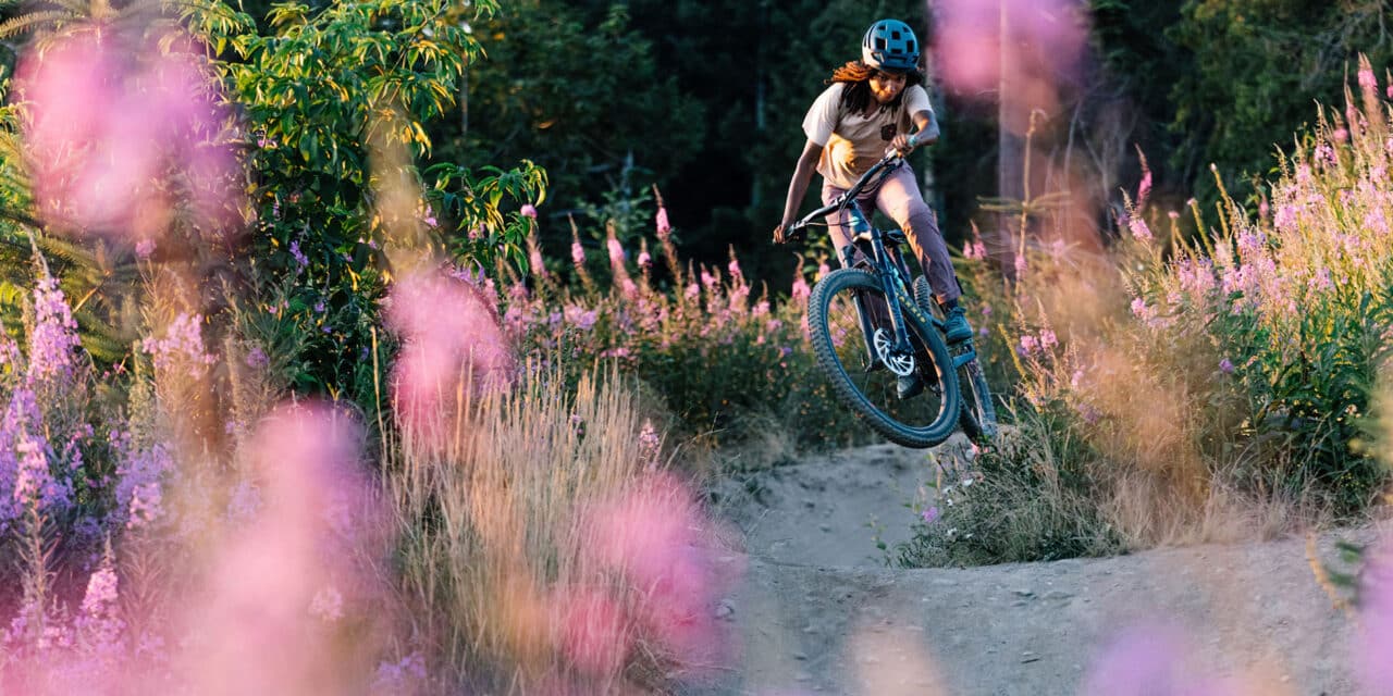 Brooklyn Bell – Colorful riding