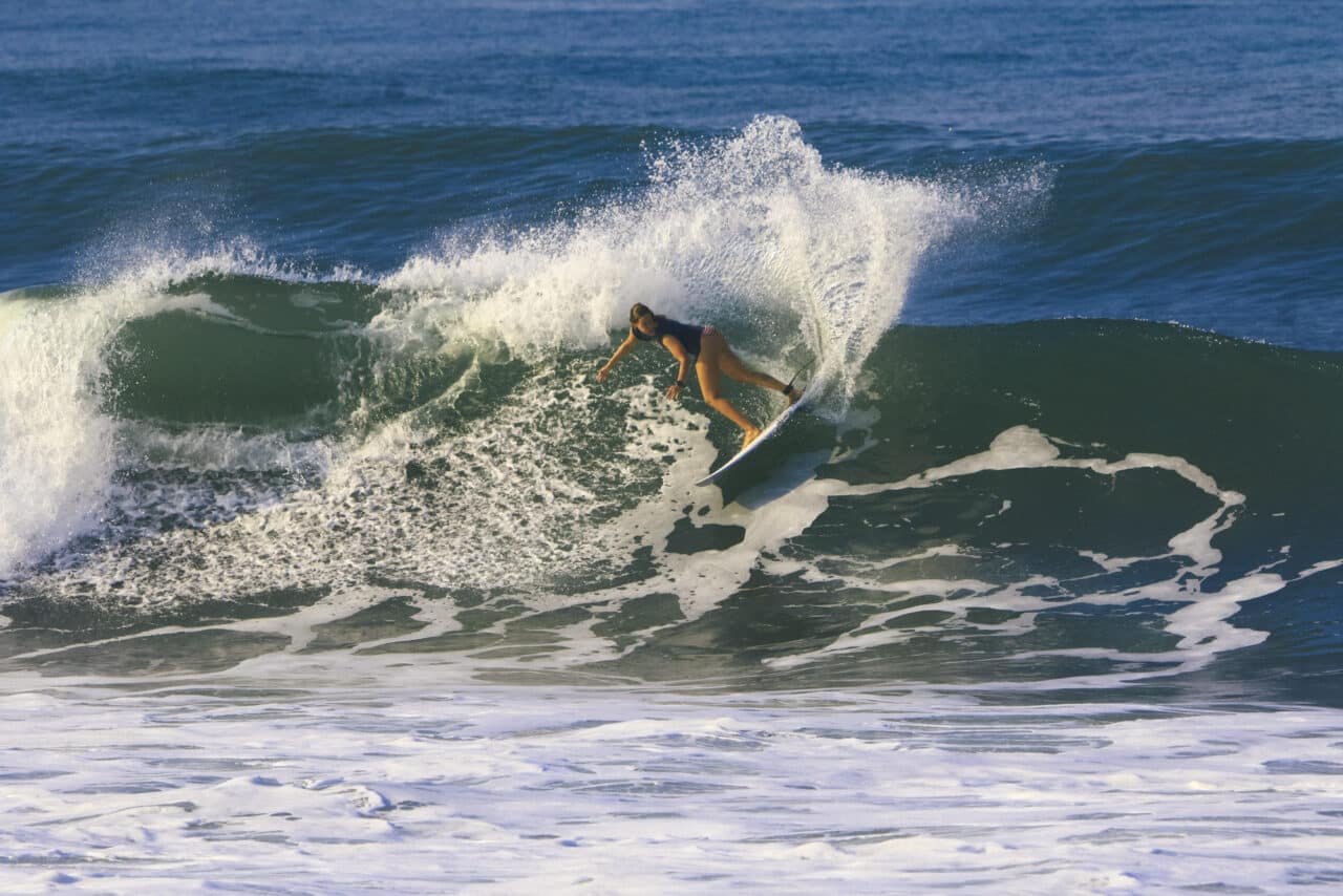 Surferin Camilla Kemp