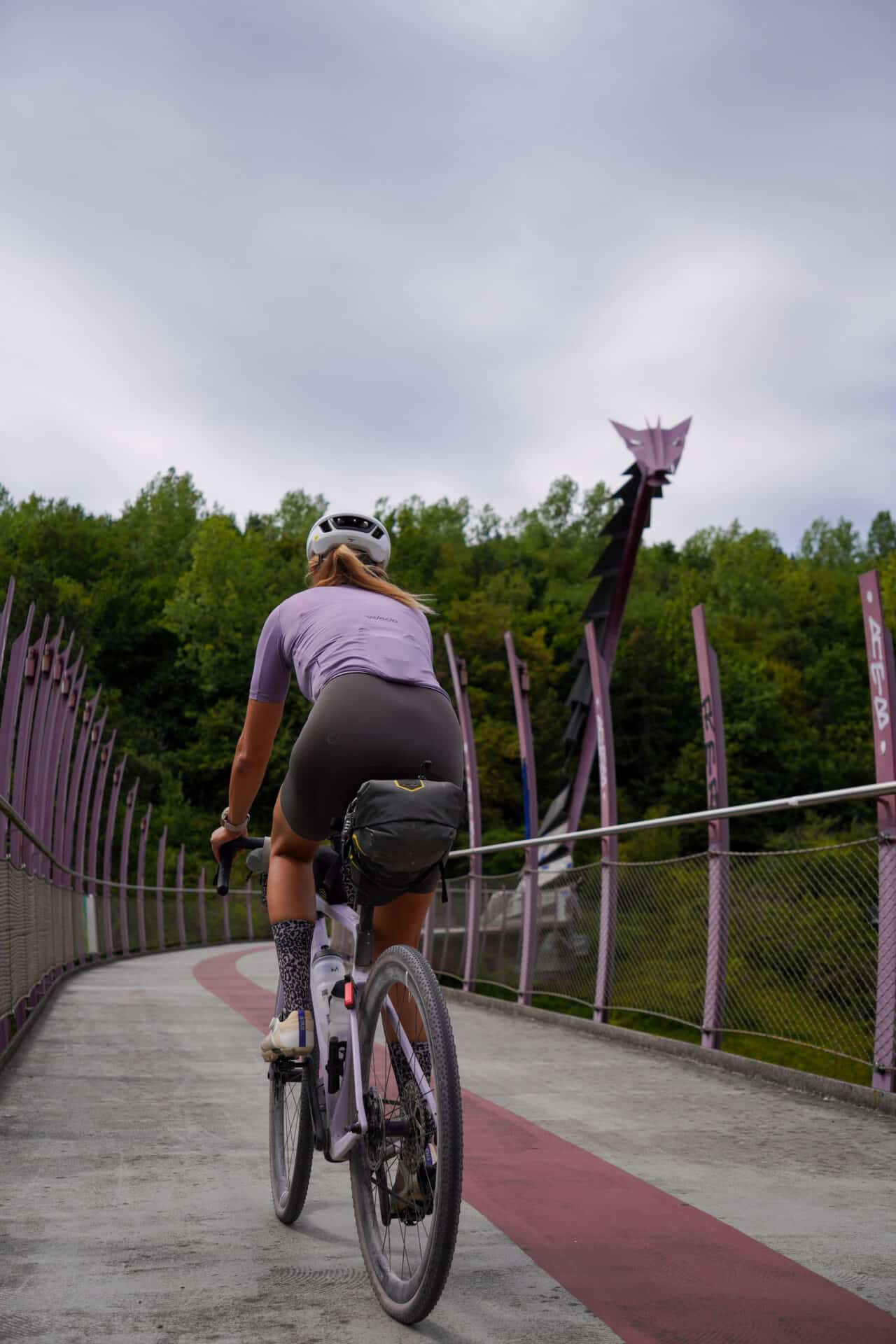 Gravelbiken auf der Drachenbrücke