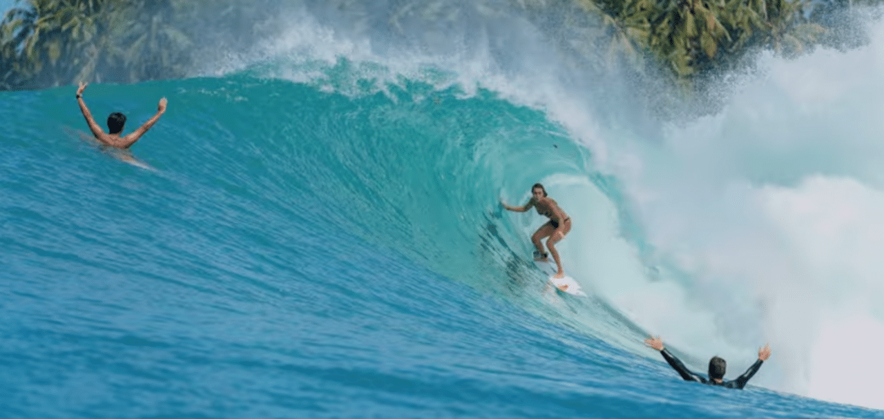 Surferin Laura Coviella