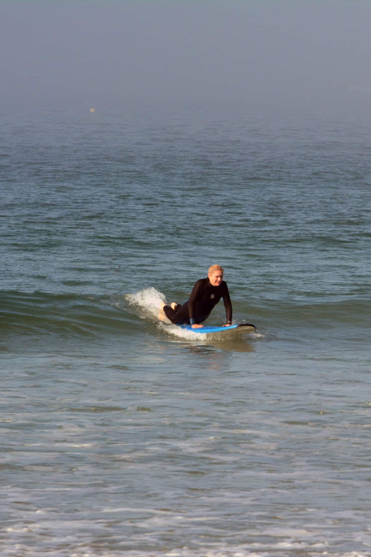 Ältere Surferin
