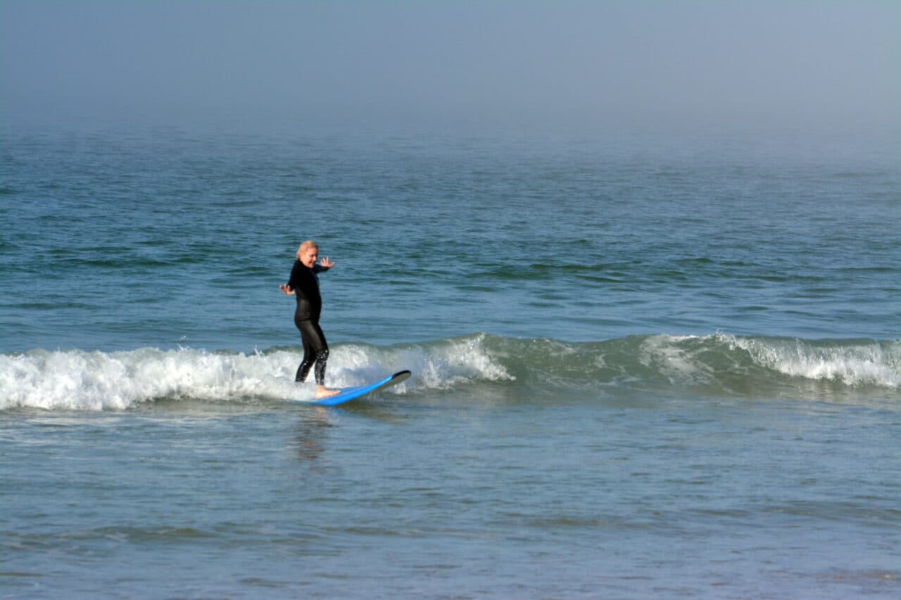 Ältere Surferin