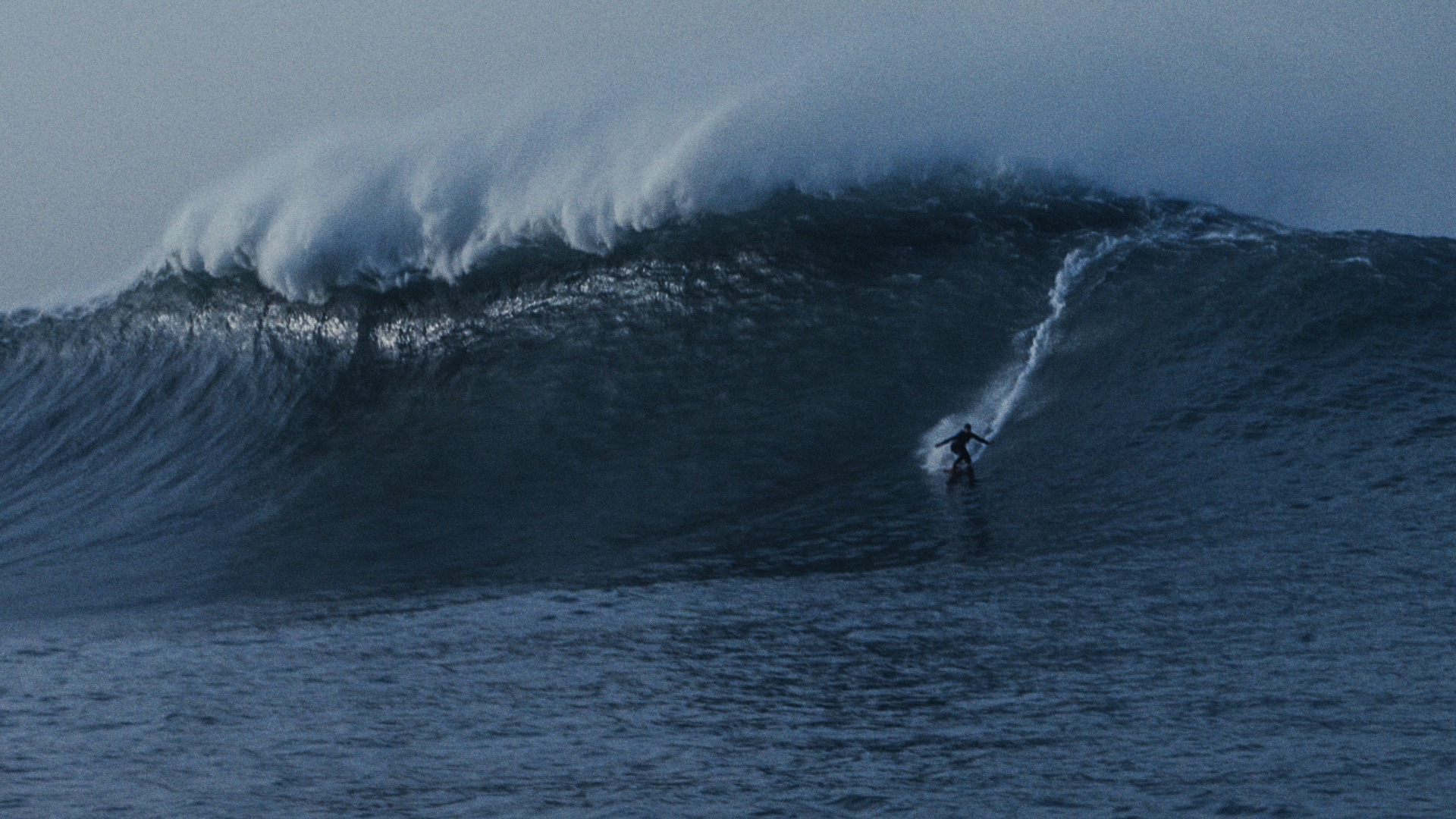 Surferin Lena Kemna in Nazare