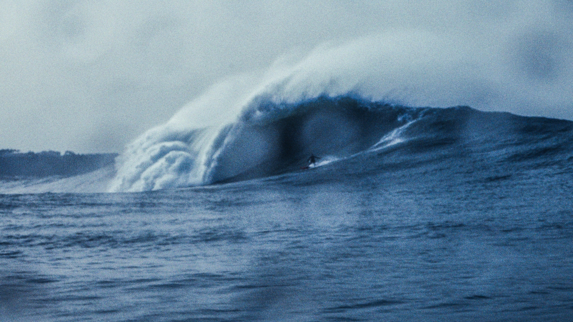 Surferin Lena Kemna in Nazare
