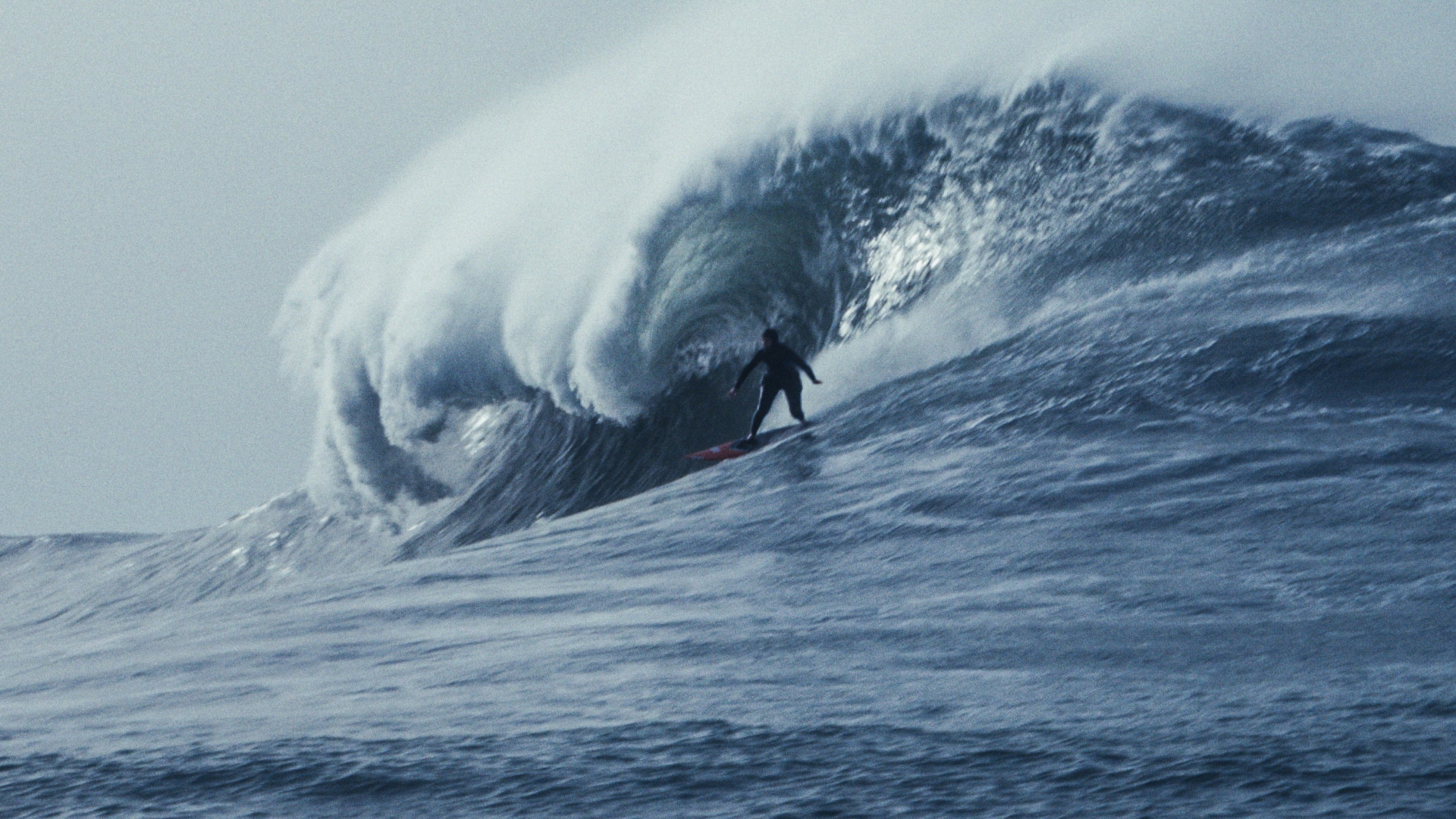 Surferin Lena Kemna in Nazare