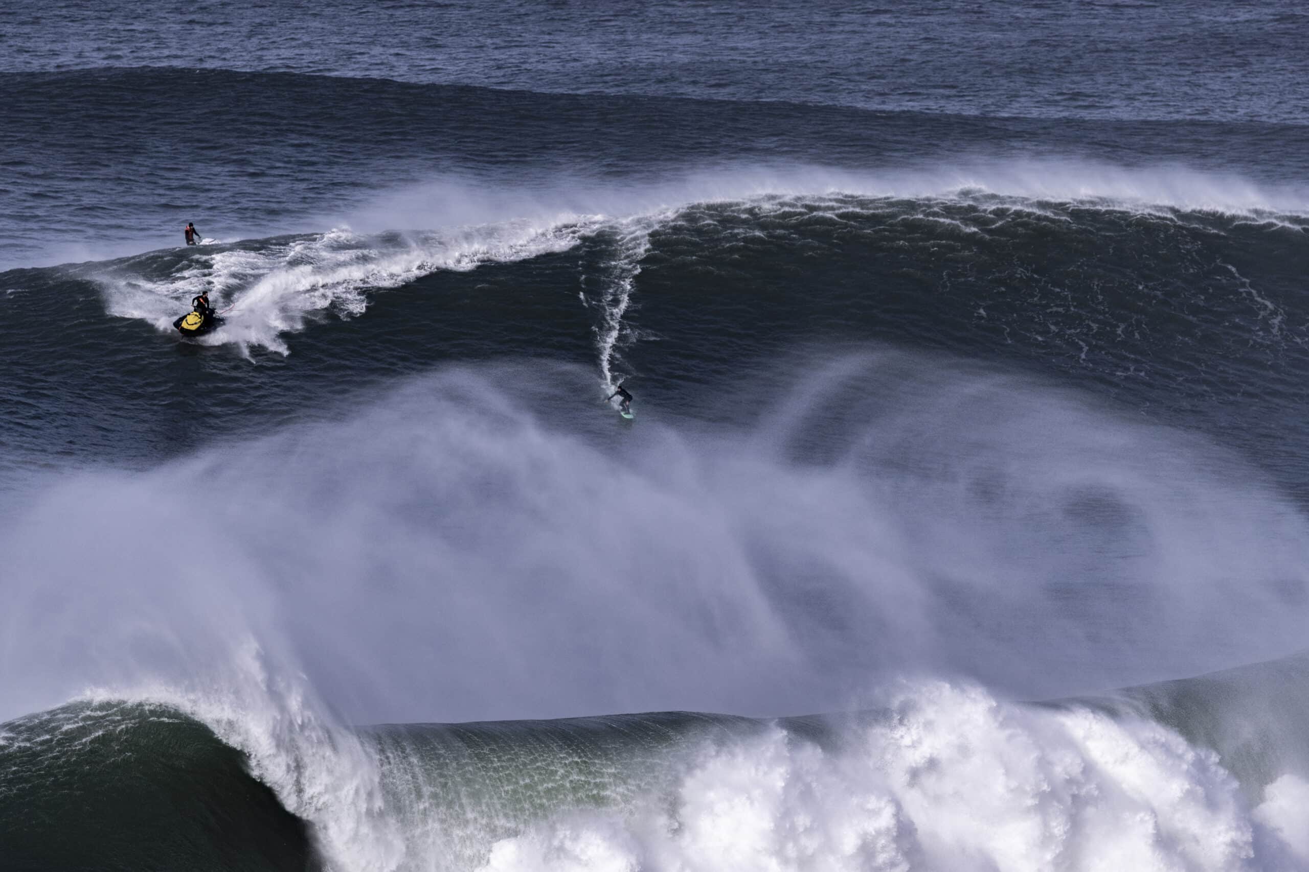 Big-Wave-Surferin Christina Gindl in Nazare