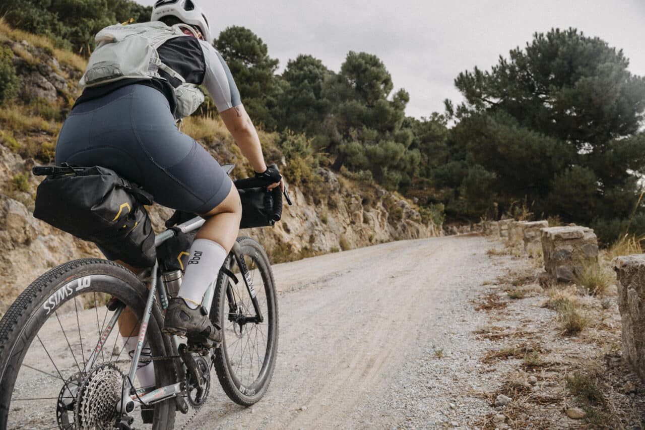 Gravelbikerin auf der Ultradistanz